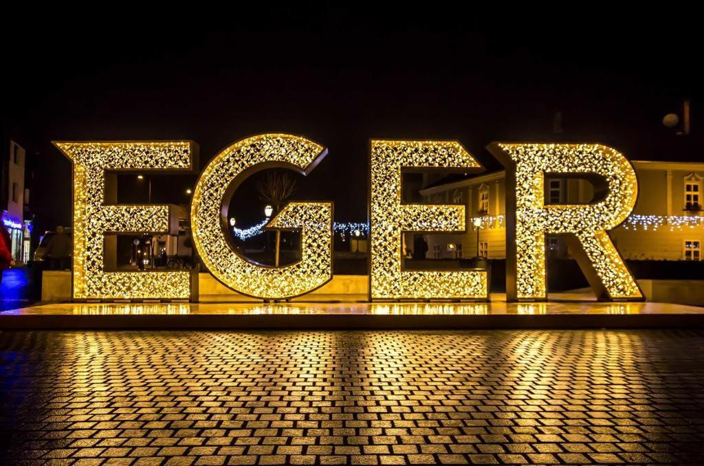 Oazis Apartman Eger Zewnętrze zdjęcie